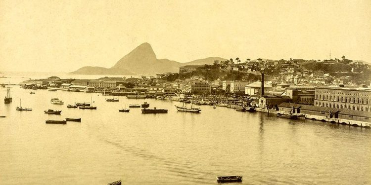 Porto do Rio de Janeiro no fim do século XIX: doenças chegavam do exterior a bordo de navios.ARQUIVO NACIONAL/FUNDO FLORIANO PEIXOTO / ARQUIVO NACIONAL DO BRASIL