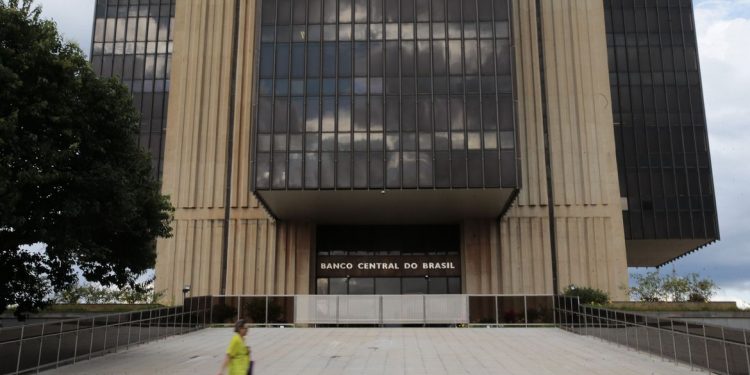 Edifício-sede do Banco Central no Setor Bancário Norte, em lote doado pela Prefeitura de Brasília, em outubro de 1967