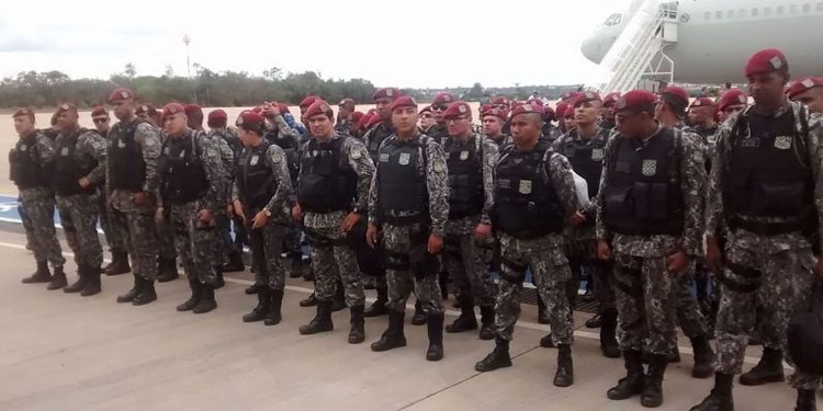 Embarque na Base Aérea de Brasília da Força Nacional de Segurança Pública para Fortaleza.