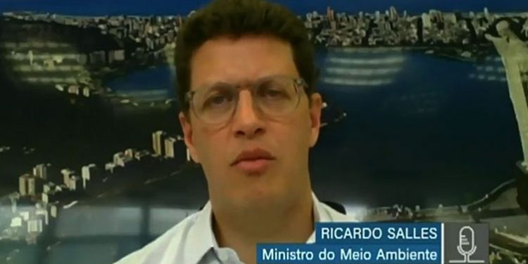 Ricardo Salles defende uso de fogo preventivo para controlar queimadas
foto: Reprodução YouTube/Senado Federal