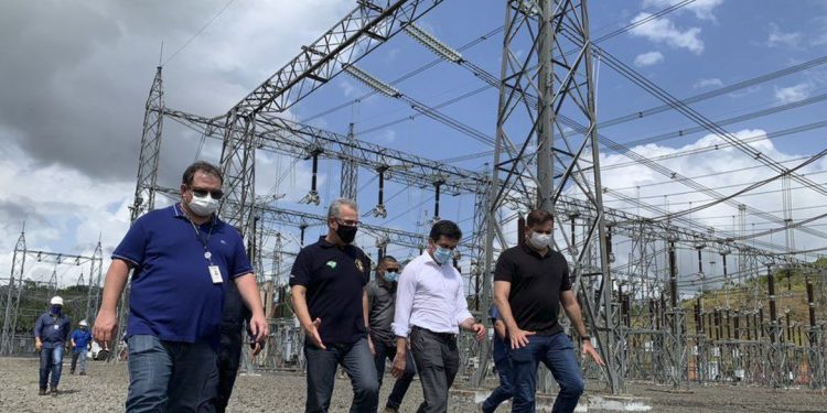 o Ministro de Minas e Energia, Bento Albuquerque, realizou uma visita técnica à subestação de Laranjal do Jari, no interior do Amapá, da empresa Linhas Macapá de Transporte e Energia, a fim de acompanhar as ações de restabelecimento total da energia no estado.