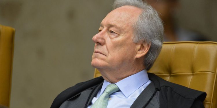 Ministro Ricardo LewandowskI durante a segunda parte da sessão de hoje (23) para julgamento sobre a validade da prisão em segunda instância do Supremo Tribunal Federal (STF). foto: Fabio Rodrigues Pozzebom