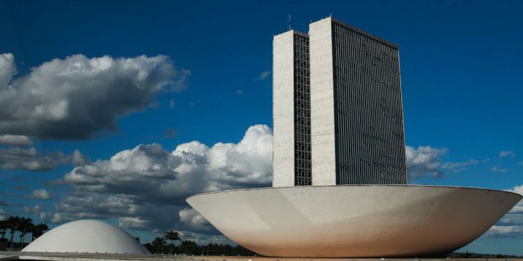 A cúpula menor, voltada para baixo, abriga o Plenário do Senado Federal. A cúpula maior, voltada para cima, abriga o Plenário da Câmara dos Deputados. foto: Marcello Casal Jr