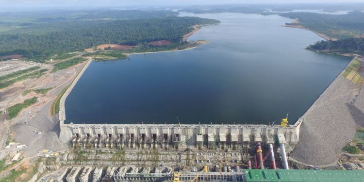 Com vazão mínima de água em Belo Monte, a sobrevivência ecológica do rio Xingu está ameaçada, alertam especialistas. Foto: Governo Federal/PAC