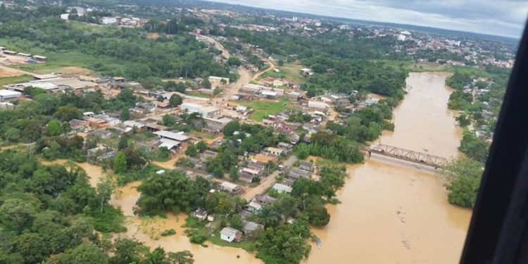 Em Assis Brasil o Rio Acre já baixou mais de 3,5 metros. Agora, a preocupação maior é em Brasileia e Epitaciolândia, pois o nível do rio continua subindo (Divulgação Secom Acre)