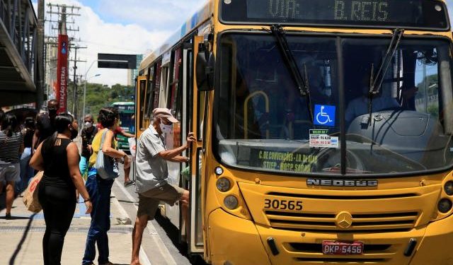 Repensar deslocamentos e modos de transportes nas cidades é um dos caminhos fundamentais para a melhora da qualidade do ar (foto: Joa Souza/shutterstock)