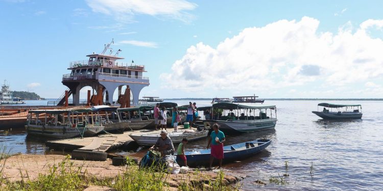 Porto do Ceasa, no Rio Negro, em Manaus - foto: Marcelo Camargo