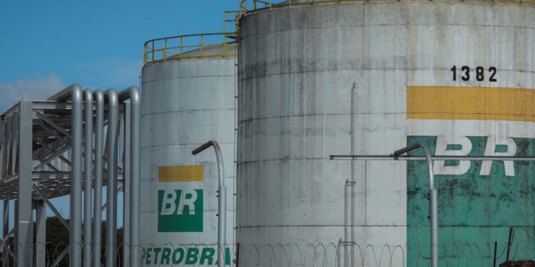 Distribuidoras de combustivel da Petrobras. Gasolina, caminhão tanque, caminhoneiros, paralizacao. Foto: Sérgio Lima/Poder 360