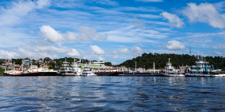 Manaus, AM, Brasil: Porto do Ceasa, no Rio Negro, em Manaus. (Foto: Marcelo Camargo/Agência Brasil)