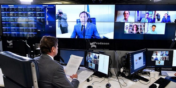 O presidente da CRA, senador Acir Gurcaz, durante a audiência pública realizada nesta segunda-feira. Foto: Waldemir Barreto/Agência Senado.