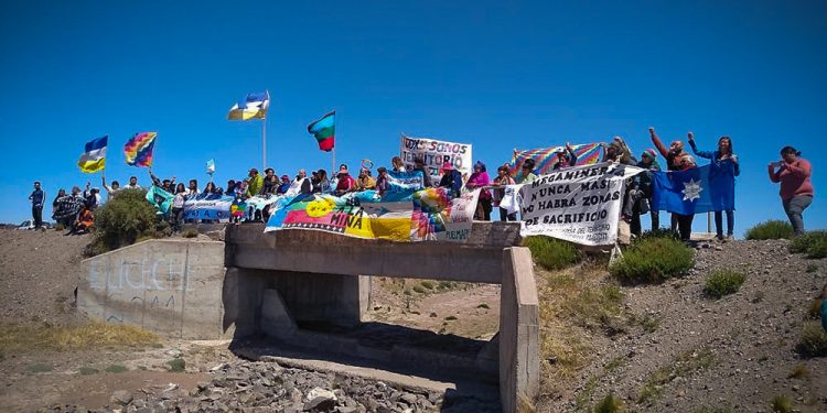 Proyecto Navidad (Chubut, Argentina) - Marcha da União das Assembléias de Comunidades de Chubut (UACCh) em Gangan, dezembro de 2019.