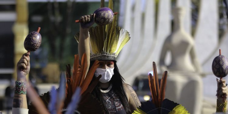 Indígenas de várias etnias fazem caminhada para acompanhar em frente ao STF a votação do chamado Marco temporal indígena - Foto: Fabio Rodrigues-Pozzebom