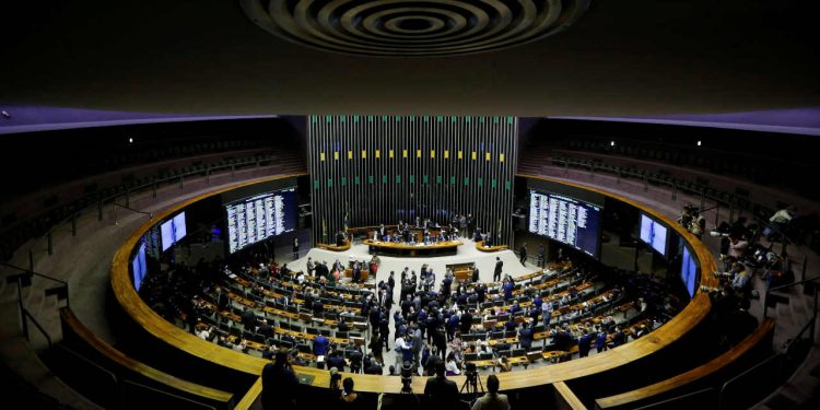 A ideia é adotar a correção da inflação de janeiro a dezembro (Imagem: REUTERS/Adriano Machado)