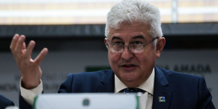 O ministro da Ciência, Tecnologia e Inovações, Marcos Pontes, dá entrevista coletiva sobre o resultado preliminar do chamamento público sobre a Prospecção de projetos de Ensaios Clínicos de Fases I e II de vacinas contra Covid-19 desenvolvidas no Brasil - foto: José Cruz/Agência Brasil