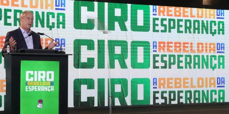 Em discurso na Convenção do PDT. Foto: Ciro Gomes Oficial/Facebook.