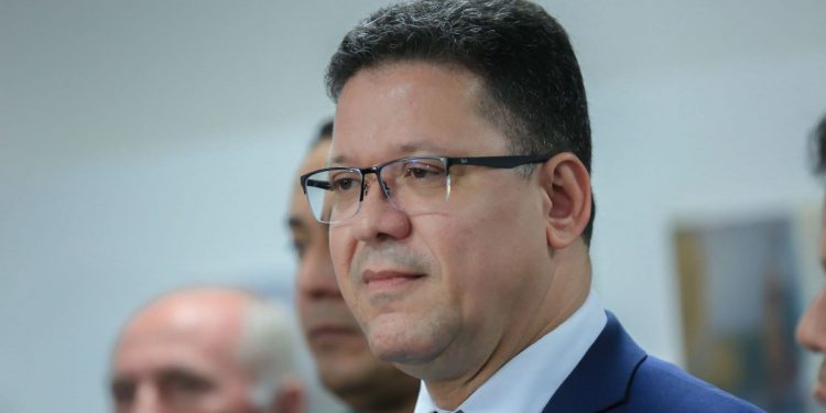 O governador de Rondônia, coronel Marcos Rocha, aprovou com veto parcial a lei que proíbe a destruição de material apreendido em operações de fiscalização ambiental. Foto: Nilson Santos/Governo de Rondônia