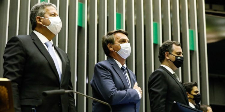 Da esquerda para a direita, presidentes Arthur Lira (Câmara), Jair Bolsonaro (República) e Rodrigo Pacheco (Senado) durante abertura do ano no Congresso nacional, em 02 de fevereiro. Foto: Alan Santos/PR