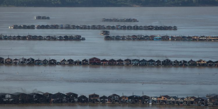 Balsas de garimpo no Rio Madeira em novembro de 2021. © Bruno Kelly / Greenpeace