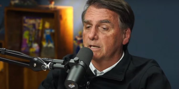 Bolsonaro durante sua entrevista no podcast Flow. Foto: Reprodução