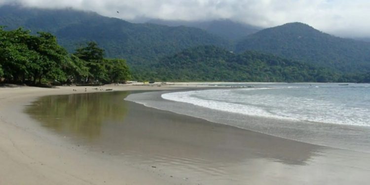 A Resex Baía dos Castelhanos ajuda a preservar o modo de vida tradicional dos caiçaras em Ilhabela-SP. Foto: Camila Mikie/Fundação Florestal