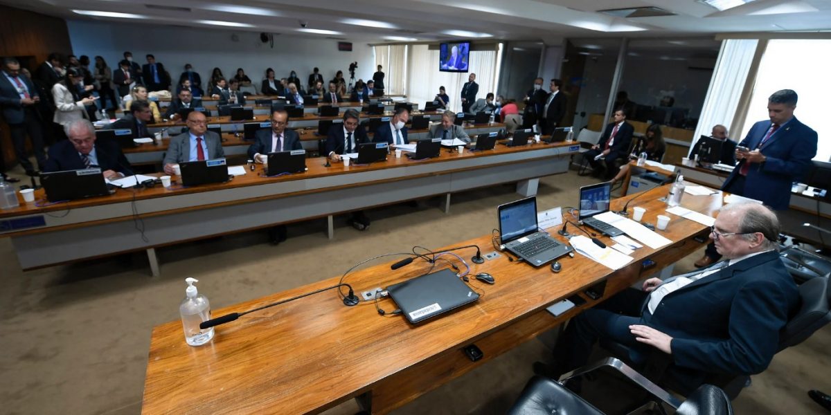 Créditos de carbono: o que falta para o desenvolvimento desse mercado no Brasil e como o PL 412/2022 pode contribuir. Na imagem: CAE debate no Senado sobre o PL 412/2022, que regulamenta o Mercado Brasileiro de Redução de Emissões de GEE (Foto: Edilson Rodrigues/Agência Senado)