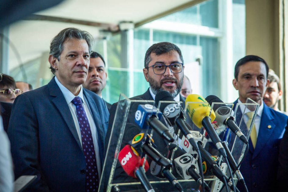 Ministro Fernando Haddad (Fazenda) ao lado do governador do Amazonas, Wilson Lima - Diogo Zacarias/Ministério da Fazenda Zona Franca de Manaus