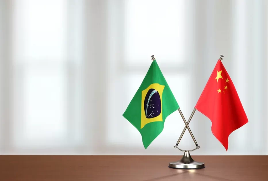 Petrobras fecha parceria de petróleo e energia renovável com chineses