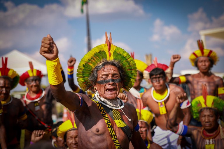 Lula sanciona 34 vetos e marco temporal das terras indígenas é barrado