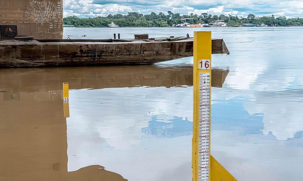 Seca no Amazonas faz aumentar queimadas, afeta transporte e abastecimento e isola comunidades