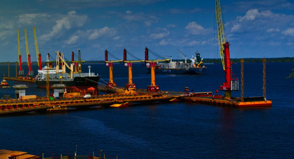 Na Amazônia, soluções inovadoras na vazante extrema levam o porto até os navios

Porto Chibatão. Foto: Divulgação/Grupo Chibatão