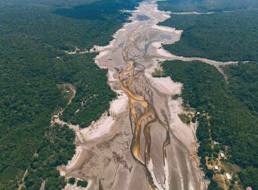 Rio Negro registra o nível mais baixo em 122 anos