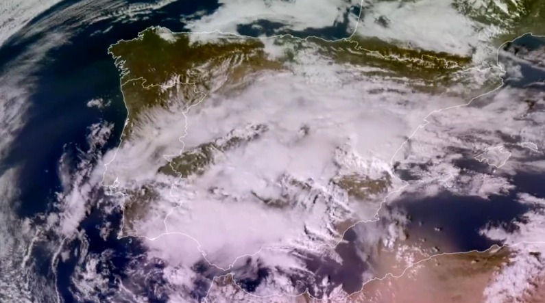 Imagem da Península Ibérica coberta por nuvens do fenômeno Dana, que trouxe enchentes na Espanha