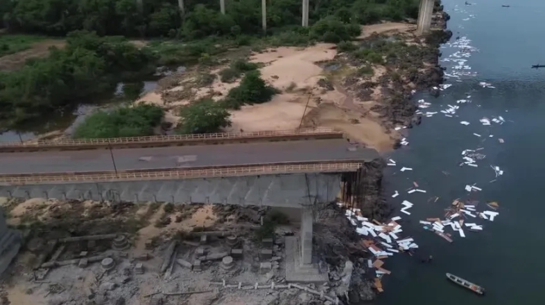 Queda de ponte que liga as cidades de Aguiarnópolis (TO) e Estreito (MA), na BR-226.