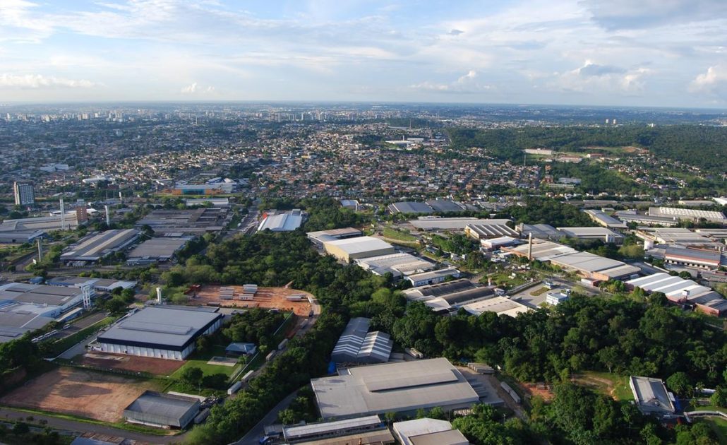 Há 50 anos, o SINAEES-AM surge no coração da Zona Franca de Manaus com um propósito claro e inegociável: organizar, representar e defender um setor estratégico da economia nacional, responsável por impulsionar inovação, gerar empregos qualificados e promover uma nova lógica de desenvolvimento para a Amazônia, sem desmatamento e com responsabilidade social.

Aos 57 anos, Zona Franca de Manaus sonha em virar polo industrial mais ESG do mundo