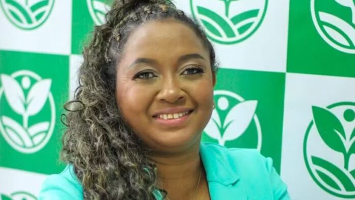 Tatiane Moraes cria sabão sustentável a partir de óleo de cozinha usado
