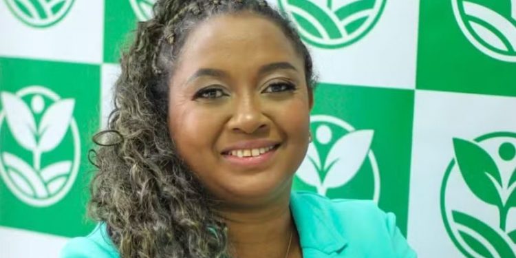 Tatiane Moraes cria sabão sustentável a partir de óleo de cozinha usado