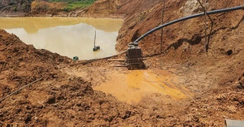 Área de garimpo ilegal já ocupa 45% mais área do que mineração regular no país.