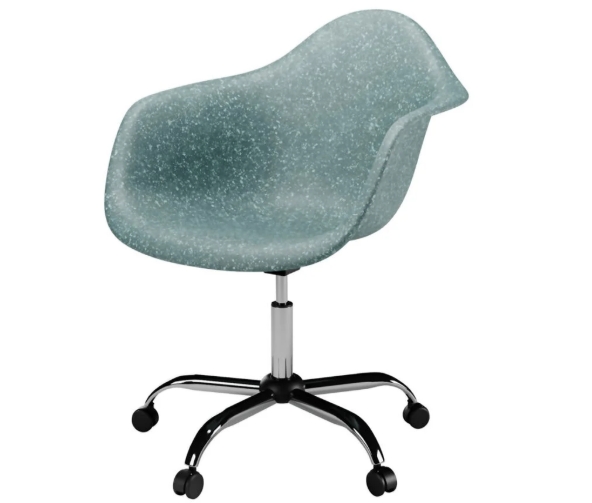 Cadeira feita com dinheiro reciclado.