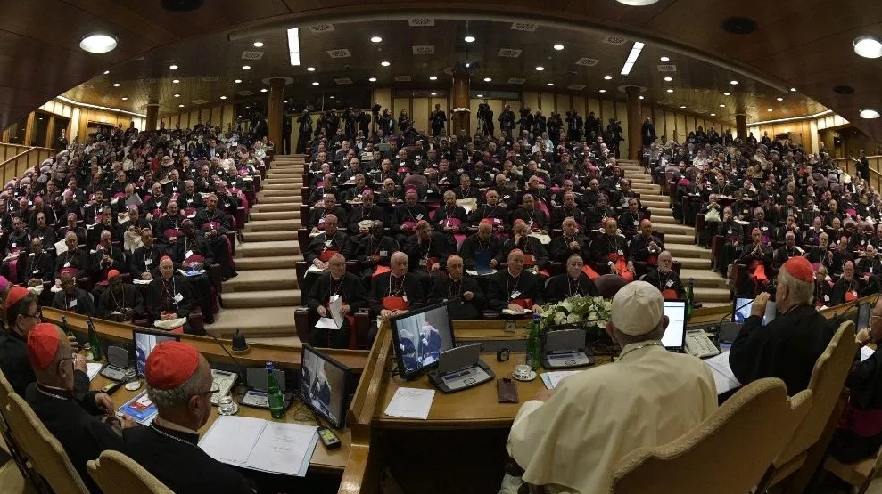Papa Francisco com os participantes da assembleia especial do Sínodo dos Bispos sobre a Amazônia.