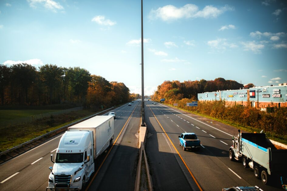 O novo material desenvolvido mostrou-se versátil, com aplicações em estabilizações de solos argilosos para pontes, rodovias e fundações.