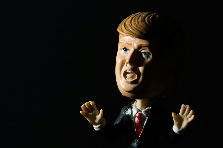 O Brasil sob ataque: o tarifaço de Trump e o dever de proteger nossa base produtiva

O tarifaço pode ser um catalisador para a transformação do modelo produtivo da Amazônia, sua diversificação, adensamento e interiorização, investindo com mais vigor na direção da biotecnologia, bioeconomia, energia limpa e soluções baseadas na natureza.