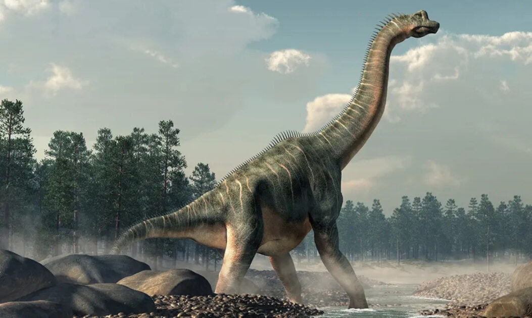 Ilustração científica recriando imagem de dinossauro em floresta.