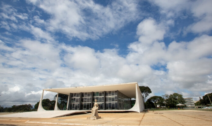 Fachada do prédio do Supremo Tribunal Federal em Brasília, onde foi decidida a limitação da lei estadual sobre cobrança de royalties minerais no Amazonas.