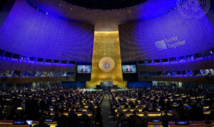 Líderes mundiais reunidos na Assembleia Geral da ONU discutem cooperação internacional para a transição energética justa.