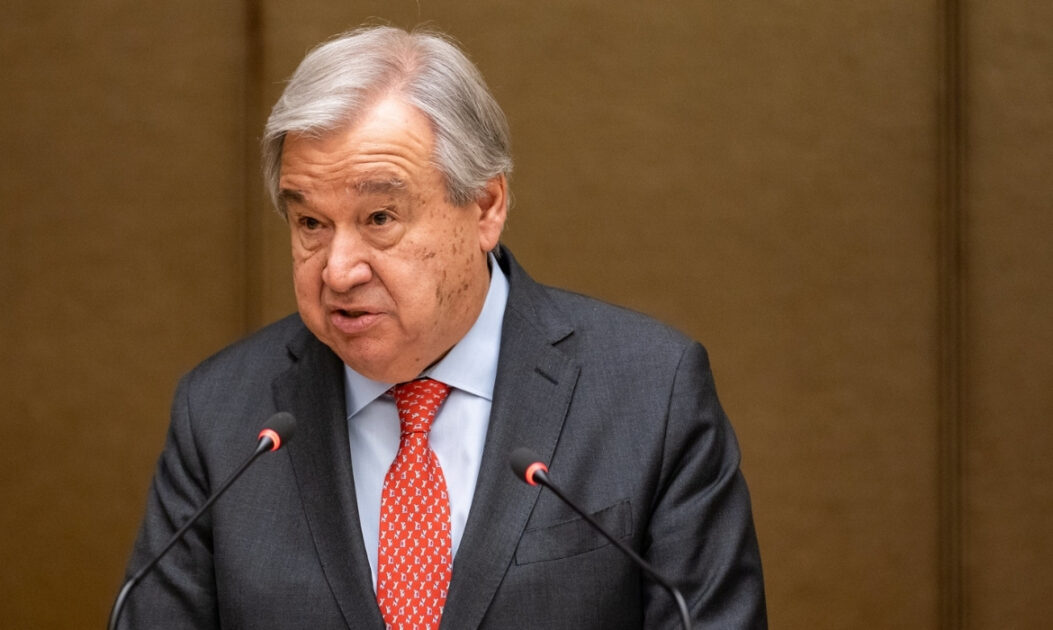 Secretário-geral da ONU, António Guterres, discursa sobre superaquecimento global