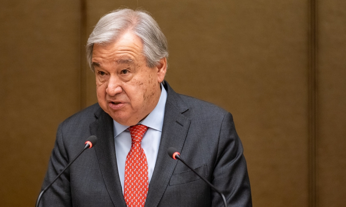 Secretário-geral da ONU, António Guterres, discursa sobre superaquecimento global