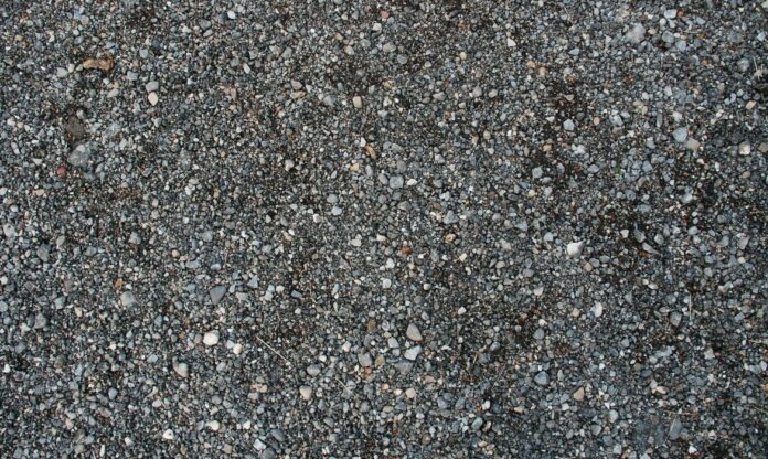 Brita reciclada tem oferece alternativa sustentável à brita tradicional.