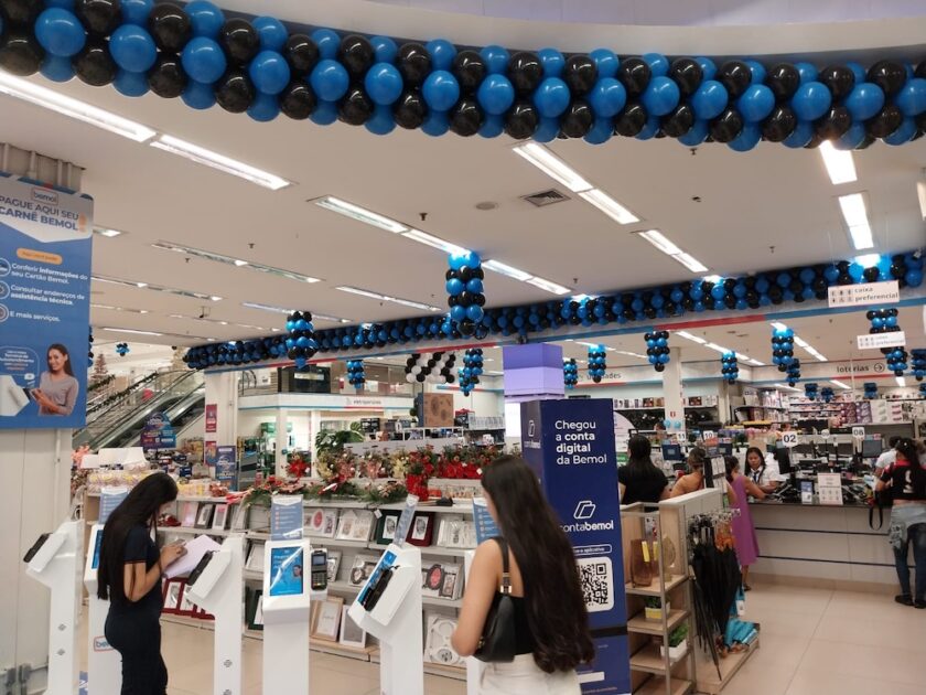 Bemol lança Black com B